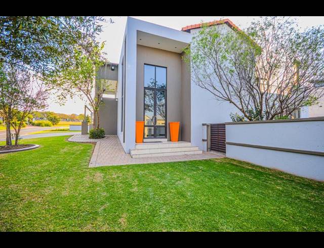 4 BEDROOM HOUSE FOR SALE IN COPPERLEAF ESTATE